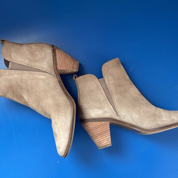 LUCKY BRAND Jana boot tan suede block heel worn once 8.5 - Picture 3 of 5